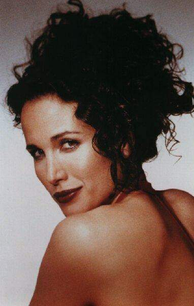    / Andie Mac Dowell