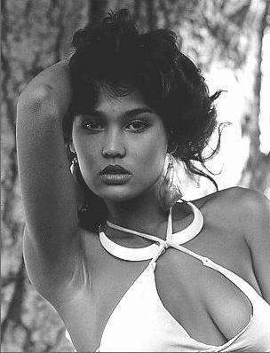   / Tia Carrere